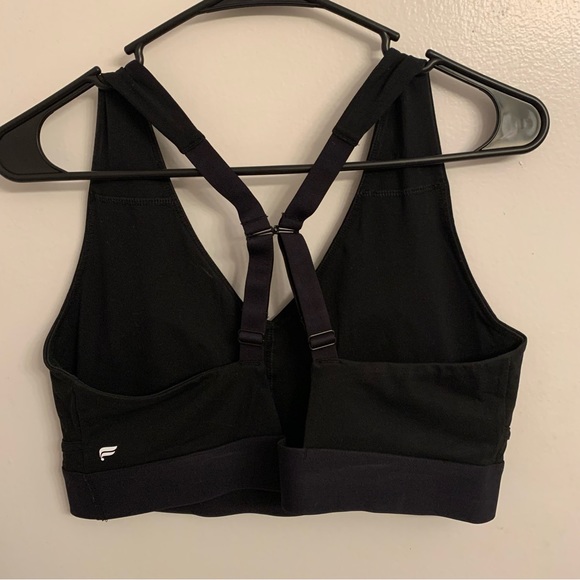Women’s Fabletics All Day Every Day Black Sports Bra - Picture 6 of 6